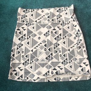 Patterned mini skirt